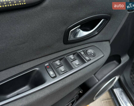 Серый Рено Сценик, объемом двигателя 1.5 л и пробегом 239 тыс. км за 6850 $, фото 20 на Automoto.ua