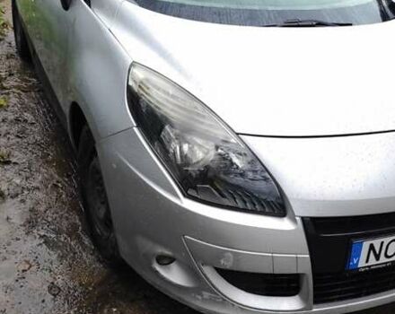 Рено Сценик 2010 в Калуше на Automoto.ua Серый Рено Сценик, объемом двигателя 1.5 л и пробегом 732 тыс. км за 2500 $, фото 1 на Automoto.ua