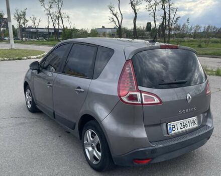 Рено Сценік 2010 у Харкові на Automoto.ua Сірий Рено Сценік, об'ємом двигуна 1.5 л та пробігом 280 тис. км за 6300 $, фото 4 на Automoto.ua