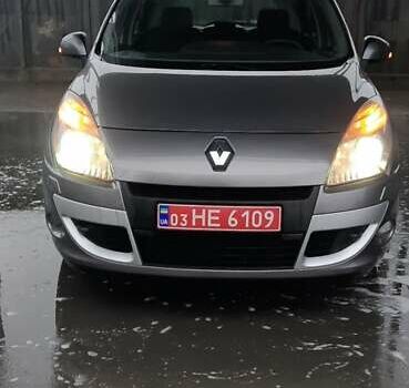 Серый Рено Сценик, объемом двигателя 2 л и пробегом 245 тыс. км за 7000 $, фото 1 на Automoto.ua