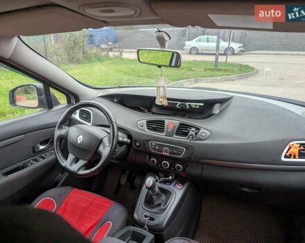 Серый Рено Сценик, объемом двигателя 1.46 л и пробегом 264 тыс. км за 7000 $, фото 13 на Automoto.ua