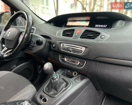 Серый Рено Сценик, объемом двигателя 1.5 л и пробегом 237 тыс. км за 5800 $, фото 31 на Automoto.ua