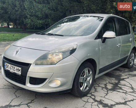 Рено Сценик 2010 в Ровно на Automoto.ua Серый Рено Сценик, объемом двигателя 1.4 л и пробегом 164 тыс. км за 5500 $, фото 3 на Automoto.ua