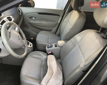 Рено Сценік 2010 у Хмельницькому на Automoto.ua Сірий Рено Сценік, об'ємом двигуна 1.9 л та пробігом 320 тис. км за 5399 $, фото 1 на Automoto.ua