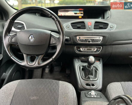 Серый Рено Сценик, объемом двигателя 1.5 л и пробегом 237 тыс. км за 5800 $, фото 28 на Automoto.ua