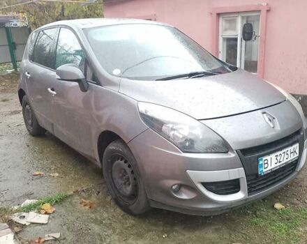 Рено Сценик 2010 в Полтаве на Automoto.ua Серый Рено Сценик, объемом двигателя 1.5 л и пробегом 204 тыс. км за 6500 $, фото 5 на Automoto.ua