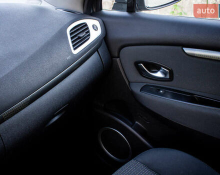 Серый Рено Сценик, объемом двигателя 1.5 л и пробегом 120 тыс. км за 8200 $, фото 33 на Automoto.ua