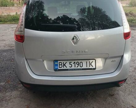 Рено Сценик 2010 в Млынове на Automoto.ua Серый Рено Сценик, объемом двигателя 1.5 л и пробегом 331 тыс. км за 7000 $, фото 5 на Automoto.ua