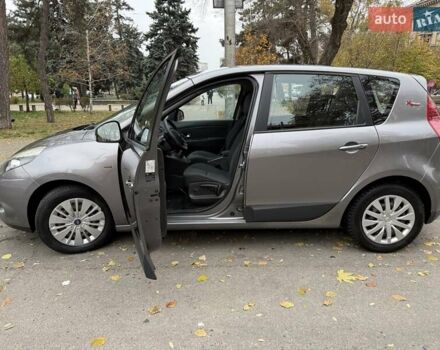 Серый Рено Сценик, объемом двигателя 1.46 л и пробегом 232 тыс. км за 7500 $, фото 1 на Automoto.ua