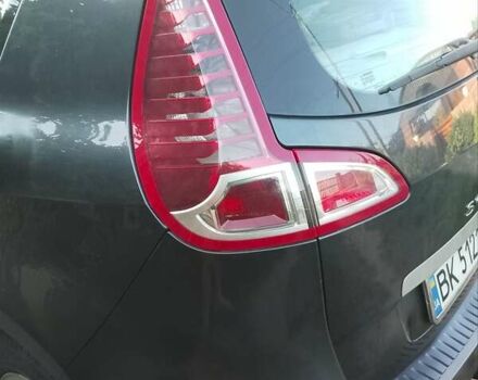 Рено Сценик 2010 в Владимирце на Automoto.ua Серый Рено Сценик, объемом двигателя 1.5 л и пробегом 256 тыс. км за 6000 $, фото 31 на Automoto.ua