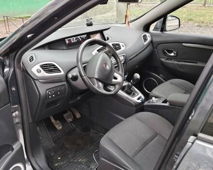 Серый Рено Сценик, объемом двигателя 1.46 л и пробегом 320 тыс. км за 6900 $, фото 4 на Automoto.ua