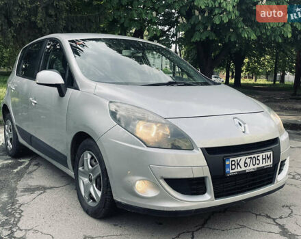 Рено Сценик 2010 в Ровно на Automoto.ua Серый Рено Сценик, объемом двигателя 1.4 л и пробегом 164 тыс. км за 5500 $, фото 1 на Automoto.ua