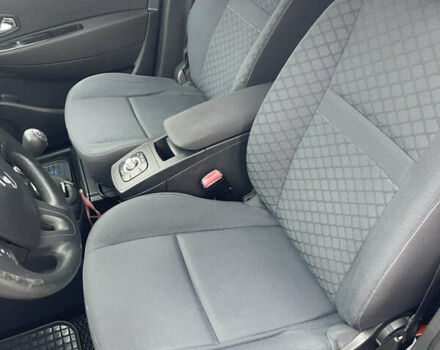 Рено Сценік 2010 у Харкові на Automoto.ua Сірий Рено Сценік, об'ємом двигуна 1.5 л та пробігом 280 тис. км за 6300 $, фото 7 на Automoto.ua