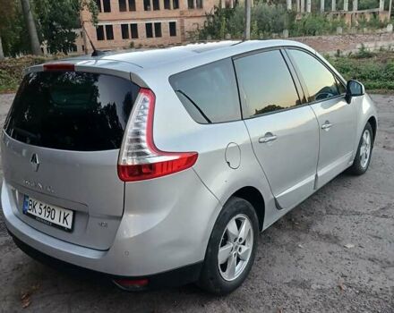 Рено Сценик 2010 в Млынове на Automoto.ua Серый Рено Сценик, объемом двигателя 1.5 л и пробегом 331 тыс. км за 7000 $, фото 1 на Automoto.ua