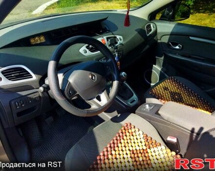 Серый Рено Сценик, объемом двигателя 1.6 л и пробегом 239 тыс. км за 7200 $, фото 2 на Automoto.ua