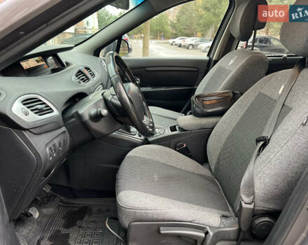 Серый Рено Сценик, объемом двигателя 1.5 л и пробегом 237 тыс. км за 5800 $, фото 22 на Automoto.ua