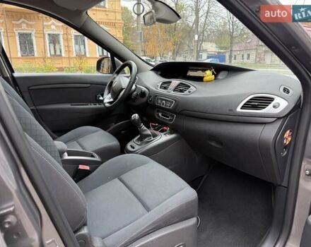 Серый Рено Сценик, объемом двигателя 1.46 л и пробегом 232 тыс. км за 7500 $, фото 8 на Automoto.ua