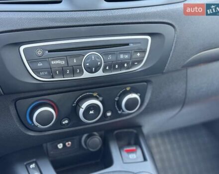 Сірий Рено Сценік, об'ємом двигуна 1.5 л та пробігом 179 тис. км за 9200 $, фото 17 на Automoto.ua