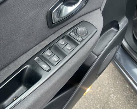 Сірий Рено Сценік, об'ємом двигуна 1.6 л та пробігом 237 тис. км за 7900 $, фото 10 на Automoto.ua