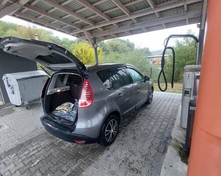 Сірий Рено Сценік, об'ємом двигуна 1.5 л та пробігом 330 тис. км за 5600 $, фото 2 на Automoto.ua