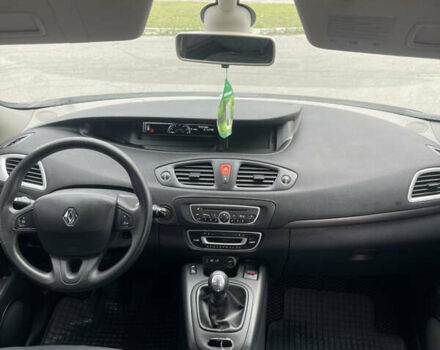 Рено Сценік 2010 у Харкові на Automoto.ua Сірий Рено Сценік, об'ємом двигуна 1.5 л та пробігом 280 тис. км за 6300 $, фото 9 на Automoto.ua