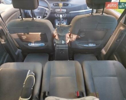 Рено Сценик 2010 в Киеве на Automoto.ua Серый Рено Сценик, объемом двигателя 1.5 л и пробегом 320 тыс. км за 7499 $, фото 7 на Automoto.ua