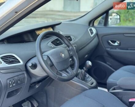 Сірий Рено Сценік, об'ємом двигуна 1.5 л та пробігом 179 тис. км за 9200 $, фото 14 на Automoto.ua