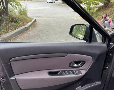 Серый Рено Сценик, объемом двигателя 1.5 л и пробегом 270 тыс. км за 6500 $, фото 10 на Automoto.ua