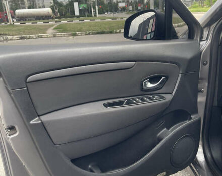 Рено Сценік 2010 у Харкові на Automoto.ua Сірий Рено Сценік, об'ємом двигуна 1.5 л та пробігом 280 тис. км за 6300 $, фото 10 на Automoto.ua