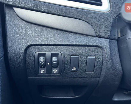 Серый Рено Сценик, объемом двигателя 1.46 л и пробегом 310 тыс. км за 6675 $, фото 2 на Automoto.ua