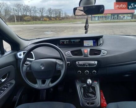 Серый Рено Сценик, объемом двигателя 1.46 л и пробегом 250 тыс. км за 5999 $, фото 27 на Automoto.ua