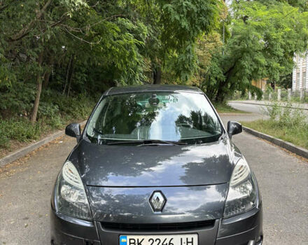 Серый Рено Сценик, объемом двигателя 1.5 л и пробегом 270 тыс. км за 6500 $, фото 1 на Automoto.ua