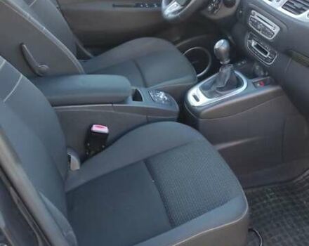 Серый Рено Сценик, объемом двигателя 1.5 л и пробегом 239 тыс. км за 7799 $, фото 3 на Automoto.ua