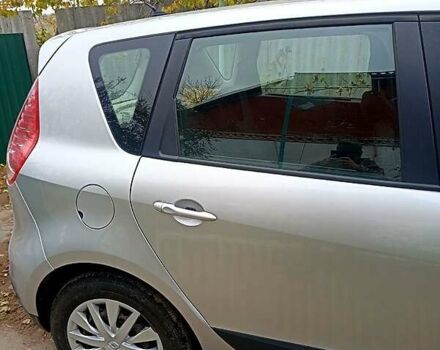 Рено Сценик 2010 в Полтаве на Automoto.ua Серый Рено Сценик, объемом двигателя 1.5 л и пробегом 226 тыс. км за 7400 $, фото 9 на Automoto.ua