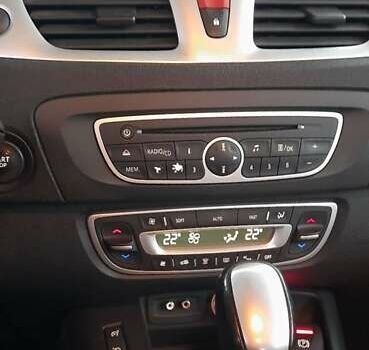 Серый Рено Сценик, объемом двигателя 2 л и пробегом 245 тыс. км за 7000 $, фото 7 на Automoto.ua