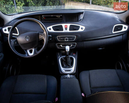 Серый Рено Сценик, объемом двигателя 1.5 л и пробегом 120 тыс. км за 8200 $, фото 42 на Automoto.ua