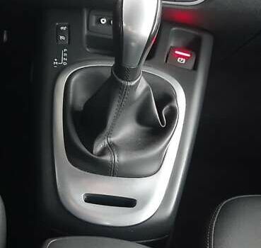 Серый Рено Сценик, объемом двигателя 2 л и пробегом 245 тыс. км за 7000 $, фото 9 на Automoto.ua