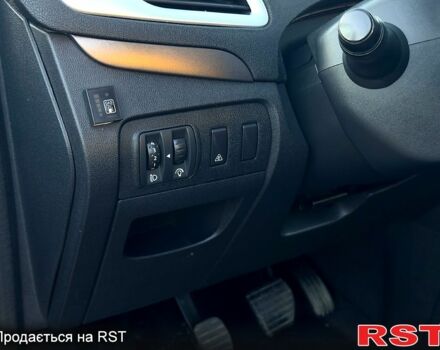 Серый Рено Сценик, объемом двигателя 1.6 л и пробегом 257 тыс. км за 6700 $, фото 8 на Automoto.ua