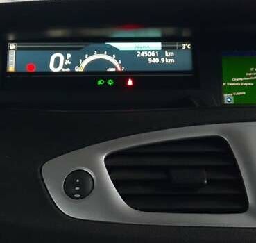 Серый Рено Сценик, объемом двигателя 2 л и пробегом 245 тыс. км за 7000 $, фото 8 на Automoto.ua