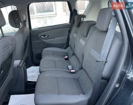 Серый Рено Сценик, объемом двигателя 1.6 л и пробегом 241 тыс. км за 7500 $, фото 33 на Automoto.ua