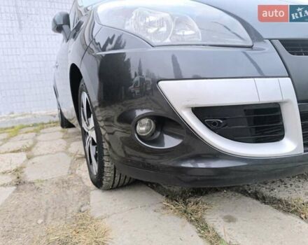 Рено Сценик 2011 в Харькове на Automoto.ua Серый Рено Сценик, объемом двигателя 1.46 л и пробегом 262 тыс. км за 8200 $, фото 9 на Automoto.ua