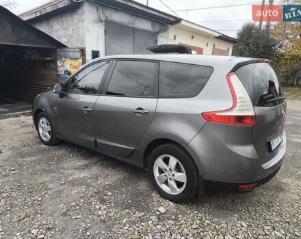 Серый Рено Сценик, объемом двигателя 1.46 л и пробегом 300 тыс. км за 6100 $, фото 4 на Automoto.ua