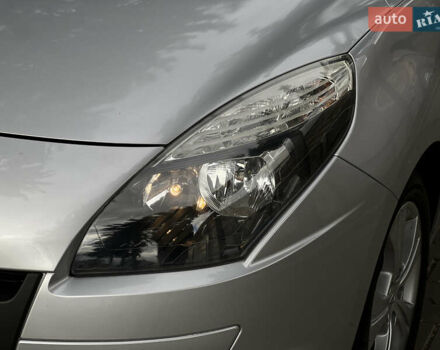 Сірий Рено Сценік, об'ємом двигуна 1.6 л та пробігом 290 тис. км за 7250 $, фото 11 на Automoto.ua