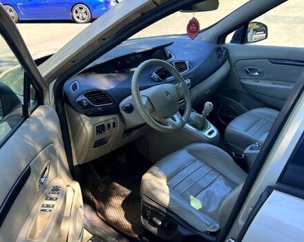 Рено Сценик 2011 в Одессе на Automoto.ua Серый Рено Сценик, объемом двигателя 1.9 л и пробегом 260 тыс. км за 6450 $, фото 3 на Automoto.ua