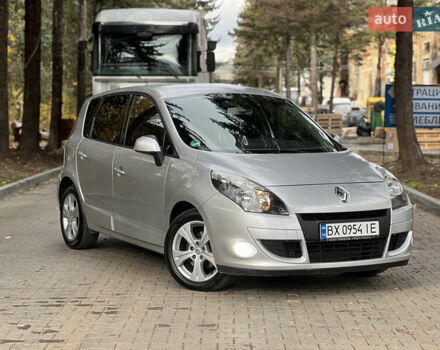 Рено Сценік 2011 у Львові на Automoto.ua Сірий Рено Сценік, об'ємом двигуна 1.6 л та пробігом 208 тис. км за 7250 $, фото 3 на Automoto.ua
