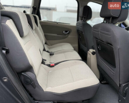 Серый Рено Сценик, объемом двигателя 1.46 л и пробегом 302 тыс. км за 6800 $, фото 49 на Automoto.ua