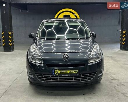 Серый Рено Сценик, объемом двигателя 2 л и пробегом 165 тыс. км за 7800 $, фото 1 на Automoto.ua