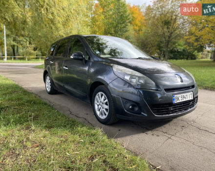 Рено Сценік 2011 у Рівному на Automoto.ua Сірий Рено Сценік, об'ємом двигуна 1.6 л та пробігом 214 тис. км за 6450 $, фото 2 на Automoto.ua