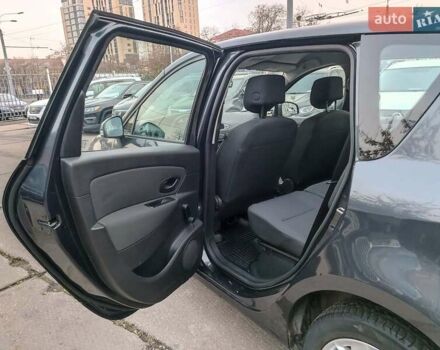 Серый Рено Сценик, объемом двигателя 1.6 л и пробегом 206 тыс. км за 7790 $, фото 13 на Automoto.ua