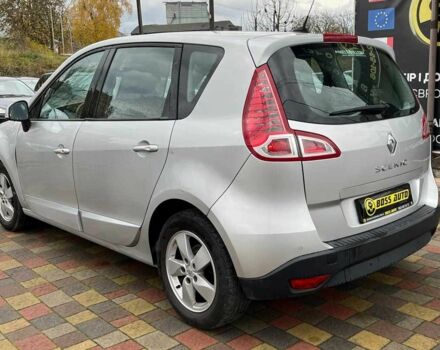 Рено Сценик 2011 в Стрые на Automoto.ua Серый Рено Сценик, объемом двигателя 2 л и пробегом 215 тыс. км за 7500 $, фото 4 на Automoto.ua